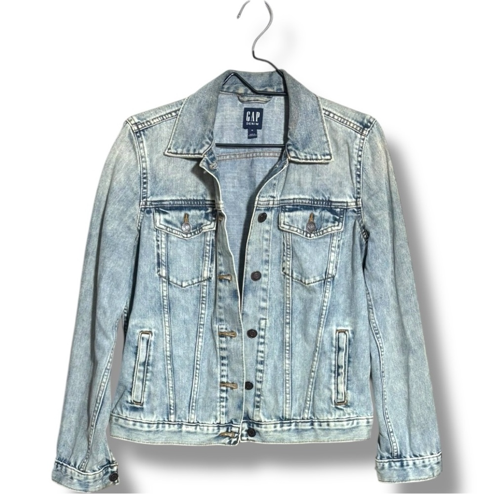 GAP Blue Light Wash Denim Slim Fit Button Front Closure Jacket With Four Pockets - Picture 13 of 16